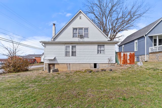 301 E Webster Avenue, Ava, MO 65608