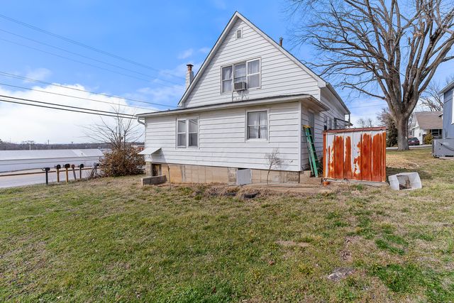 301 E Webster Avenue, Ava, MO 65608