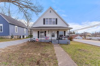 301 E Webster Avenue, Ava, MO 65608