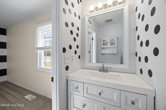 323 Cardinal Road, Jacksonville, NC 28546