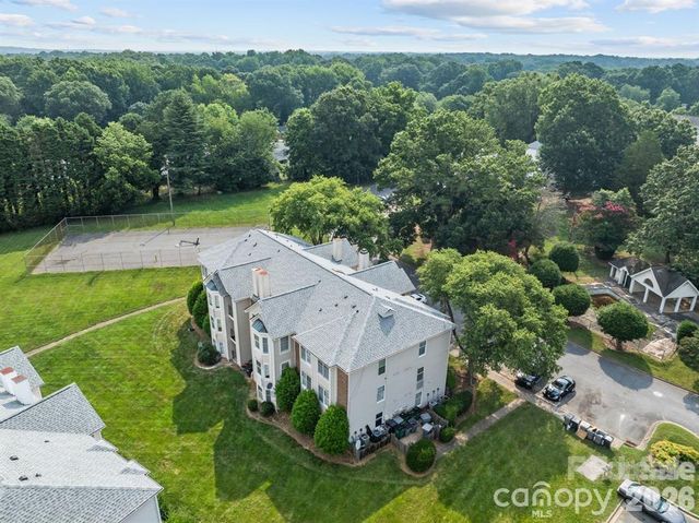 6203 Rosecroft Drive, Charlotte, NC 28215