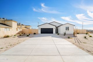 9224 Holly Avenue, California City, CA 93505