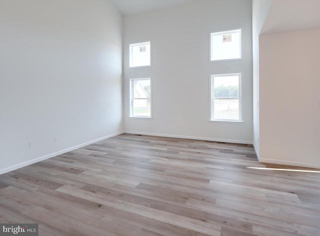 100 Schoolhouse Ln, Windsor, PA 17366