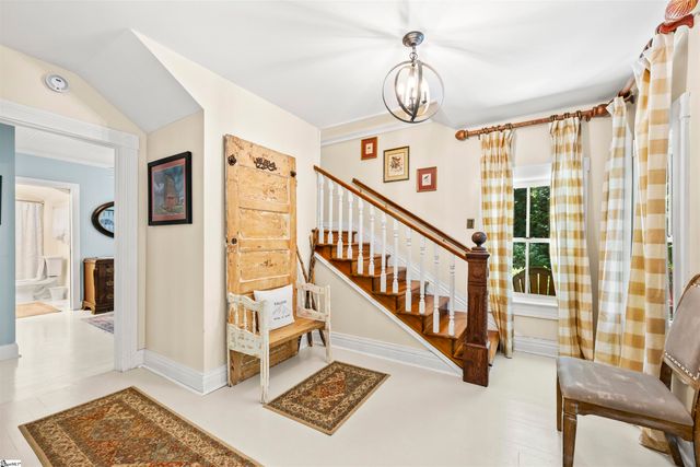 520 Esseola Street, Saluda, NC 28773