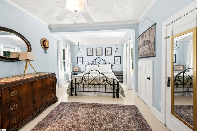 520 Esseola Street, Saluda, NC 28773