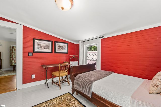 520 Esseola Street, Saluda, NC 28773