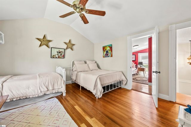 520 Esseola Street, Saluda, NC 28773