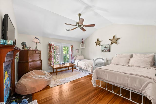 520 Esseola Street, Saluda, NC 28773