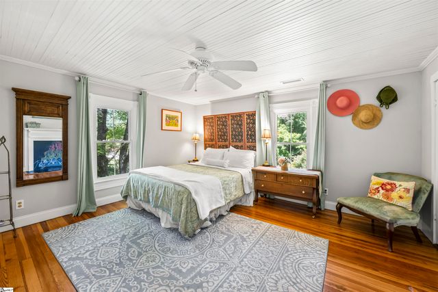 520 Esseola Street, Saluda, NC 28773