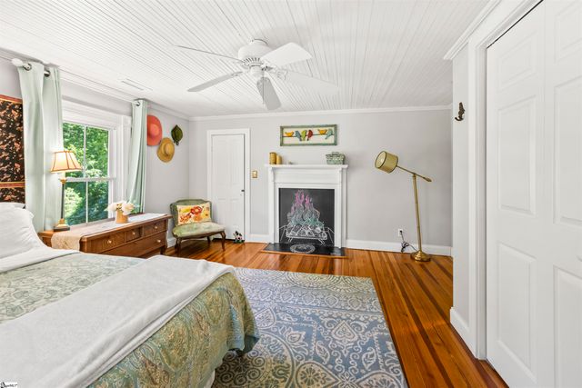 520 Esseola Street, Saluda, NC 28773