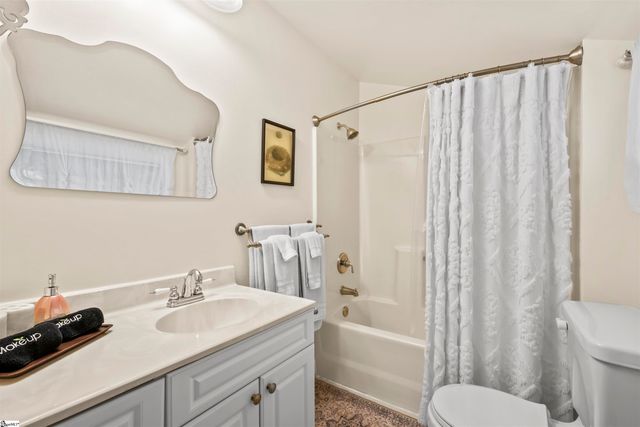 520 Esseola Street, Saluda, NC 28773