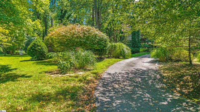 520 Esseola Street, Saluda, NC 28773