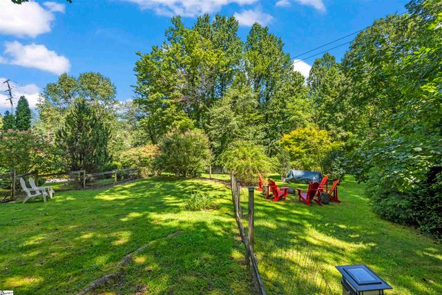 520 Esseola Street, Saluda, NC 28773