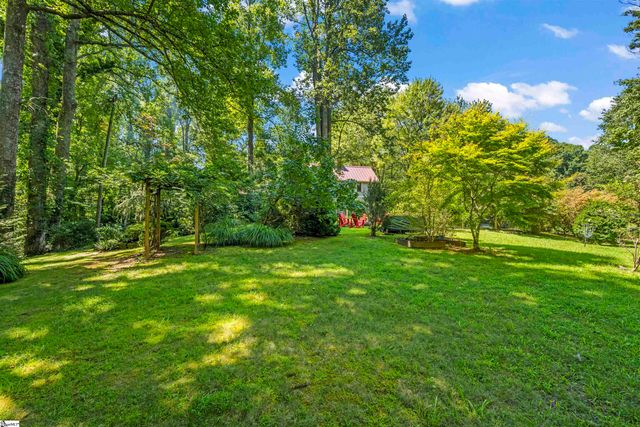 520 Esseola Street, Saluda, NC 28773