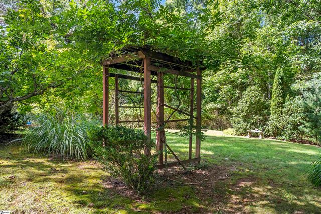 520 Esseola Street, Saluda, NC 28773