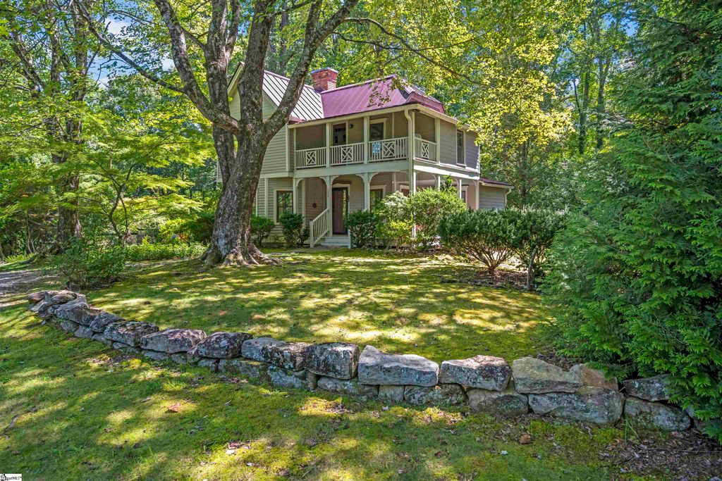 520 Esseola Street, Saluda, NC 28773