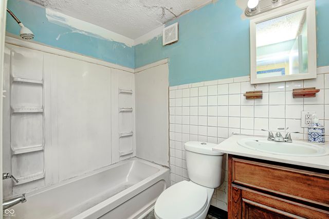 421 W Broadway Street, Greenwood, IN 46142