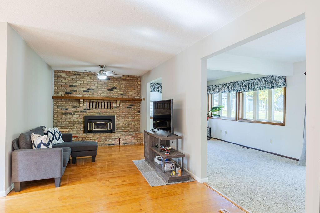 2237 Bronson Drive, Mounds View, MN 55112 — photo 2