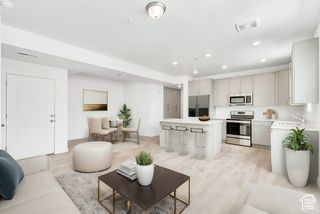 5263 W REVENTON RD, South Jordan, UT 84009