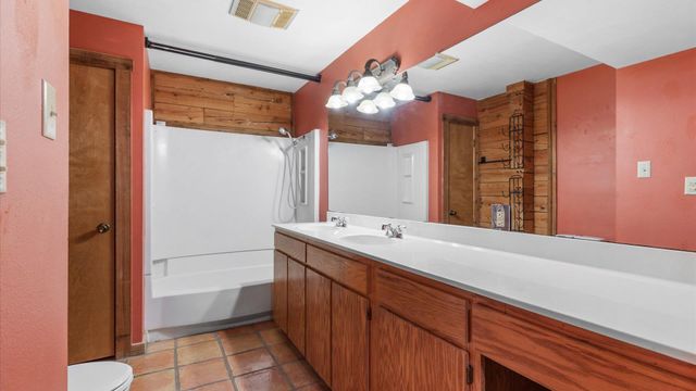 190 Oak View CT, New Braunfels, TX 78132
