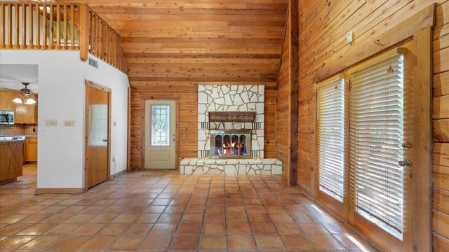 190 Oak View CT, New Braunfels, TX 78132