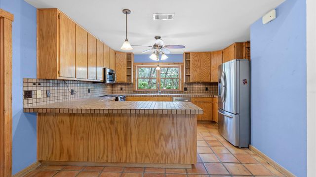 190 Oak View CT, New Braunfels, TX 78132