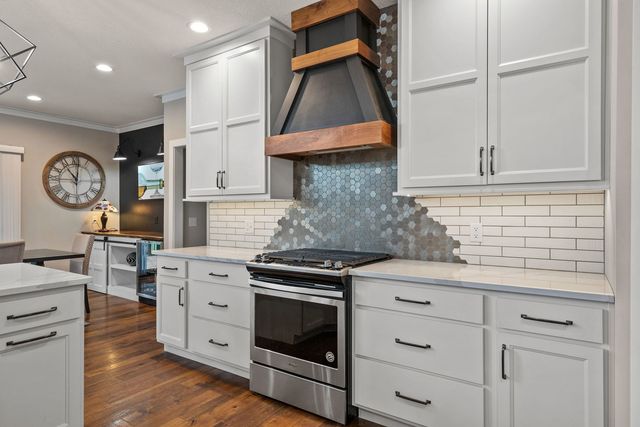 5788 Willmeyer Drive, Bettendorf, IA 52722