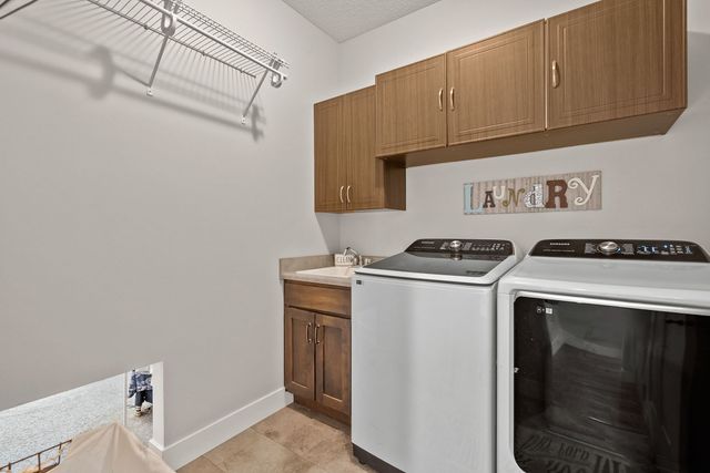 5788 Willmeyer Drive, Bettendorf, IA 52722
