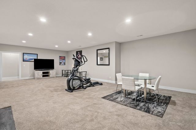 5788 Willmeyer Drive, Bettendorf, IA 52722