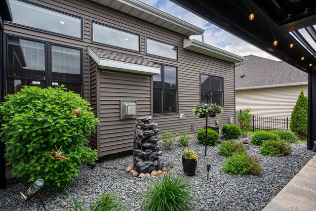 5788 Willmeyer Drive, Bettendorf, IA 52722