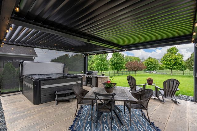 5788 Willmeyer Drive, Bettendorf, IA 52722