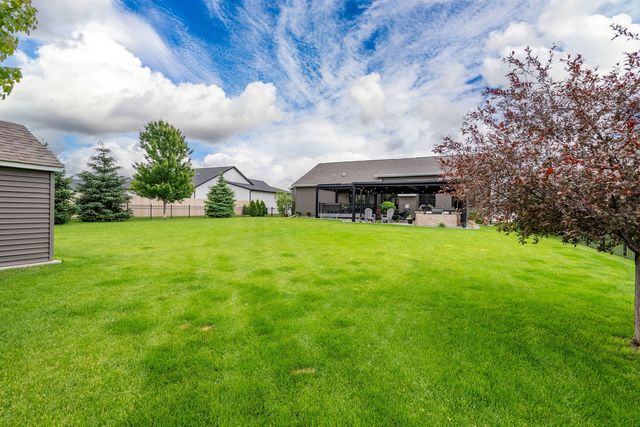 5788 Willmeyer Drive, Bettendorf, IA 52722
