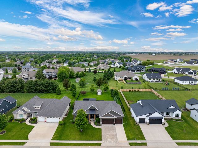 5788 Willmeyer Drive, Bettendorf, IA 52722