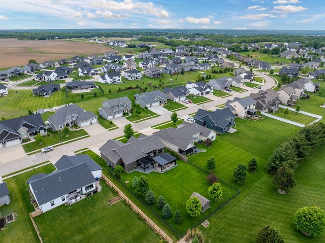 5788 Willmeyer Drive, Bettendorf, IA 52722