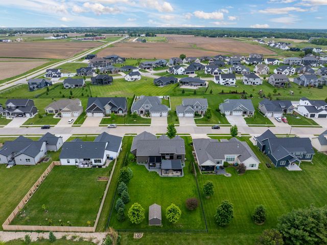 5788 Willmeyer Drive, Bettendorf, IA 52722