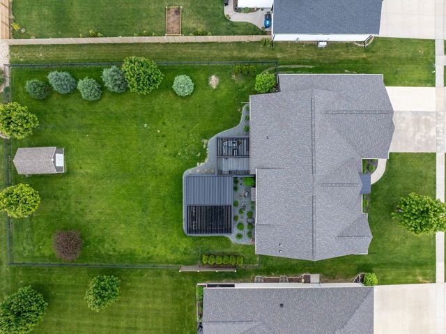 5788 Willmeyer Drive, Bettendorf, IA 52722