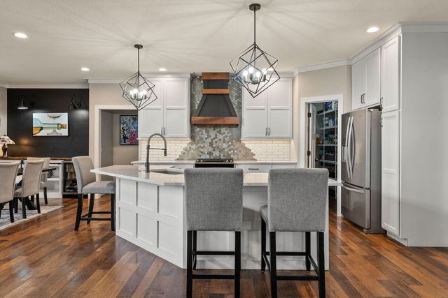 5788 Willmeyer Drive, Bettendorf, IA 52722