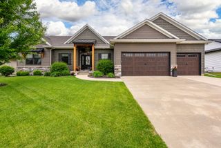5788 Willmeyer Drive, Bettendorf, IA 52722
