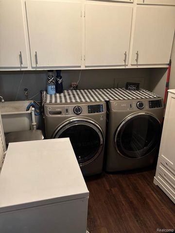 4861 Dudley Street, Dearborn Heights, MI 48125