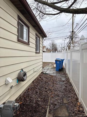 4861 Dudley Street, Dearborn Heights, MI 48125