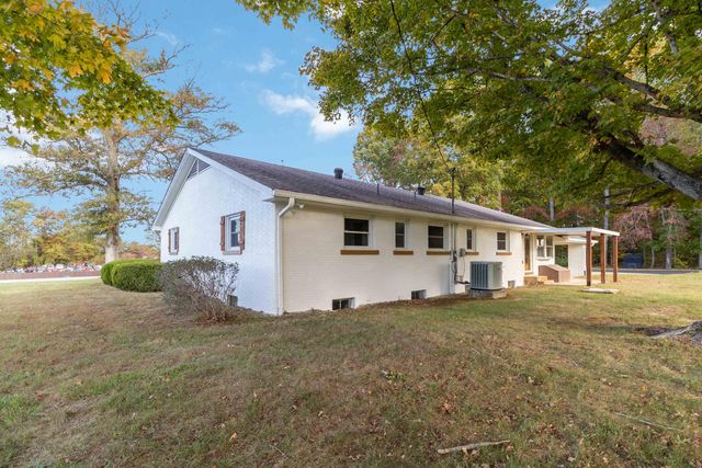 1036 US-127, Russell Springs, KY 42642