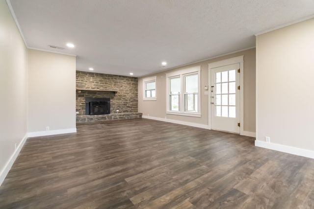 1036 US-127, Russell Springs, KY 42642