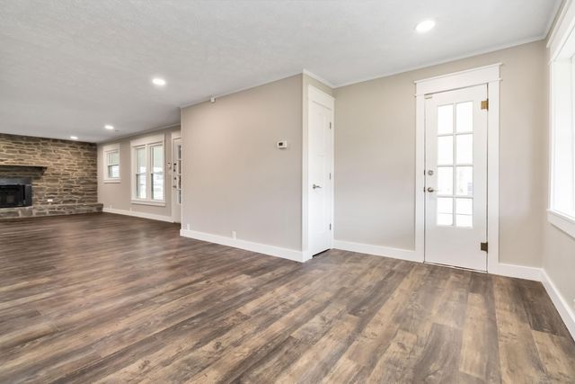 1036 US-127, Russell Springs, KY 42642