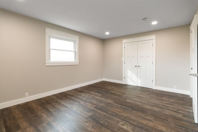 1036 US-127, Russell Springs, KY 42642