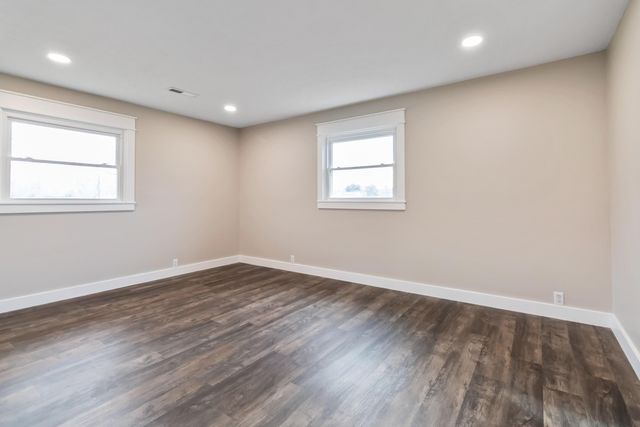 1036 US-127, Russell Springs, KY 42642