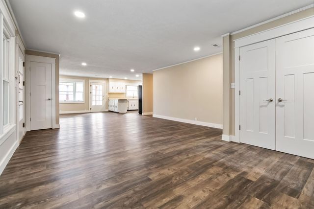 1036 US-127, Russell Springs, KY 42642