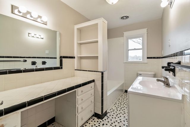 1036 US-127, Russell Springs, KY 42642