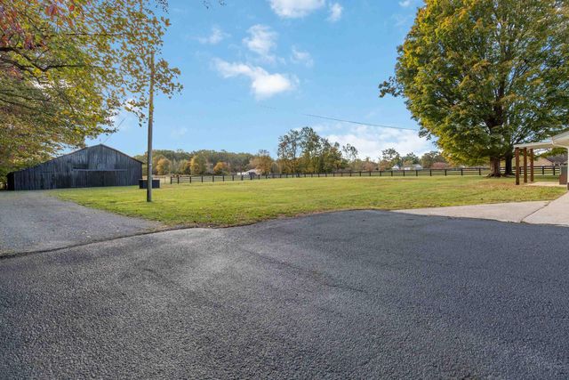 1036 US-127, Russell Springs, KY 42642