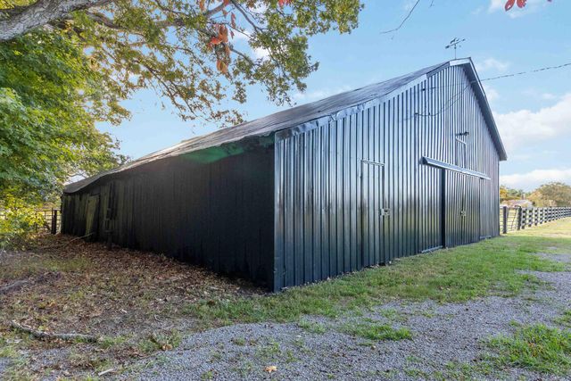 1036 US-127, Russell Springs, KY 42642