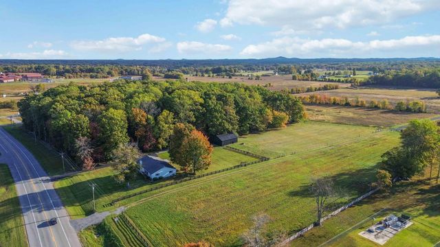 1036 US-127, Russell Springs, KY 42642